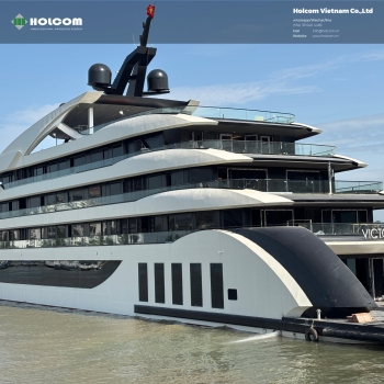 HOLCOM ON THE 6-STAR VICTORIOUS SUPERYACHT – FRAMELESS GLASS BALUSTRADE FOR ELITE SPACES