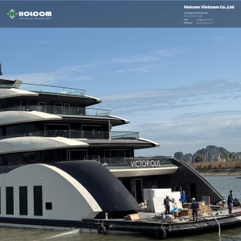 HOLCOM ON THE 6-STAR VICTORIOUS SUPERYACHT – FRAMELESS GLASS BALUSTRADE FOR ELITE SPACES